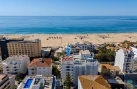 T1+1 With Balcony on the 1st Line of Praia da Rocha, your project by the Sea!