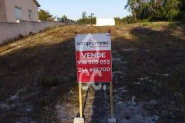 Land with feasibility of urban construction with an area of 1,660 m2, located in Vieira de Leiria, about 3 km from Praia da Vieira, in a quiet residential area. Contact us. Land with feasibility of urban construction with an area of 1,660 m2, located in Vieira de Leiria, about 3 km from Praia da Vieira, in a quiet residential area. Contact us.
