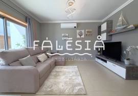 SEMI-DETACHED HOUSE WITH HUGE GARAGE (35 sqm)