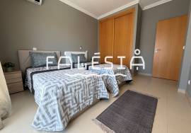 SEMI-DETACHED HOUSE WITH HUGE GARAGE (35 sqm)