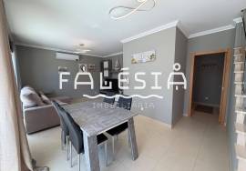 SEMI-DETACHED HOUSE WITH HUGE GARAGE (35 sqm)