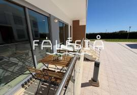 SEMI-DETACHED HOUSE WITH HUGE GARAGE (35 sqm)
