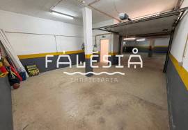 SEMI-DETACHED HOUSE WITH HUGE GARAGE (35 sqm)