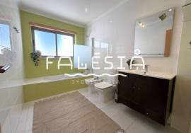 SEMI-DETACHED HOUSE WITH HUGE GARAGE (35 sqm)