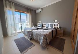 SEMI-DETACHED HOUSE WITH HUGE GARAGE (35 sqm)