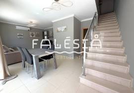 SEMI-DETACHED HOUSE WITH HUGE GARAGE (35 sqm)