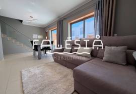 SEMI-DETACHED HOUSE WITH HUGE GARAGE (35 sqm)