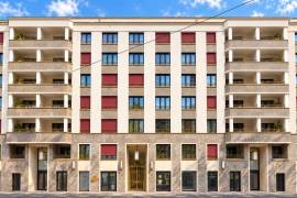 Vacant 2-room apartment with balcony near the Alexander Platz