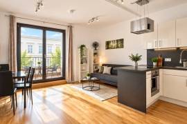 Vacant 2-room apartment with balcony near the Alexander Platz