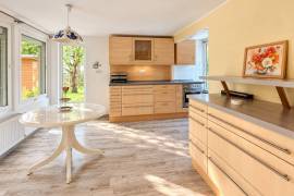 Vacant 3-bedroom bungalow with large garden, terrace and garage in Blankenfelde-Mahlow