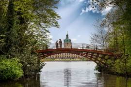 Investment: 2 Vacant Apartments with Balcony, Lift & Parking in Charlottenburg