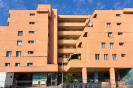 Investment: 2 Vacant Apartments with Balcony, Lift & Parking in Charlottenburg