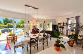 10 room, 270m2 House for sale in Roujan - 690 000 € * 10 room, 270m2 House for sale in Roujan - 690 000 € *