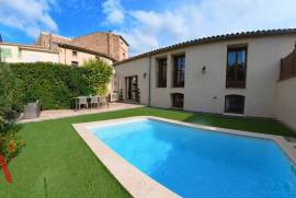 7 room, 250m2 Stone house for sale in Saint genies de fontedit - 700 000 € * 7 room, 250m2 Stone house for sale in Saint genies de fontedit - 700 000 € *