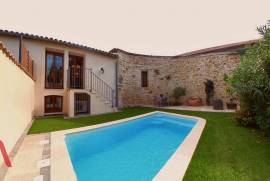 3 room, 100m2 Stone house for sale in Saint genies de fontedit - 299 000 € *