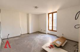 6 room, 121m2 House for sale in Roujan - 120 000 € * 6 room, 121m2 House for sale in Roujan - 120 000 € *