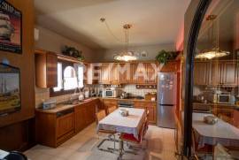 House 300 sq.m for sale House 300 sq.m for sale
