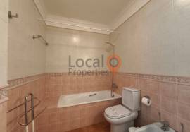 3 Bedroom apartment, in Meia Praia, in Lagos