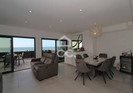 Renovated 3 Bedroom Apartment with Sea View in Armação de Pêra