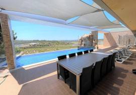 Spacious 2 + 2 Bedroom Villa Located on a Hillside with Countryside Views Spacious 2 + 2 Bedroom Villa Located on a Hillside with Countryside Views