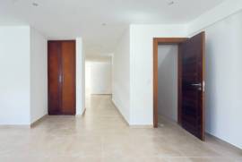 Moradia T4 com amplo terreno e varanda em Manique de Baixo, Alcabideche