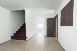 Moradia T4 com amplo terreno e varanda em Manique de Baixo, Alcabideche