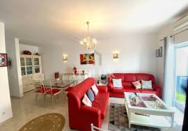 2 Bedroom Apartment with Pool, Quarteira - Algarve