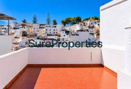 Sale of BARE OWNERSHIP with lifetime right of use for the current owners – Investment opportunity in the centre of Algarrobo