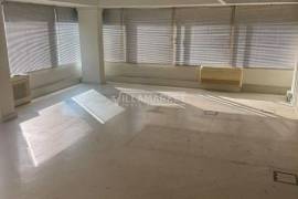 Banking office with 295 m² and terrace with 92 m² inserted in the 1st floor of a building located in Baixa da Banheira Banking office with 295 m² and terrace with 92 m² inserted in the 1st floor of a building located in Baixa da Banheira