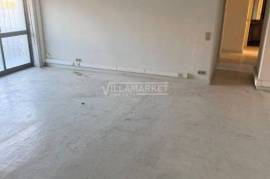 Banking office with 295 m² and terrace with 92 m² inserted in the 1st floor of a building located in Baixa da Banheira Banking office with 295 m² and terrace with 92 m² inserted in the 1st floor of a building located in Baixa da Banheira