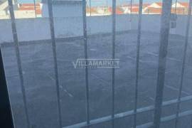 Banking office with 295 m² and terrace with 92 m² inserted in the 1st floor of a building located in Baixa da Banheira Banking office with 295 m² and terrace with 92 m² inserted in the 1st floor of a building located in Baixa da Banheira