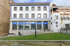 Bank office with 500 m2 for services inserted in the 3rd and 4th floor of a building located in the Center of ELVAS