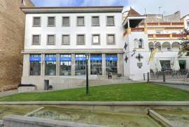 Bank office with 500 m2 for services inserted in the 3rd and 4th floor of a building located in the Center of ELVAS