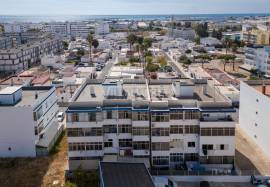 3 bedroom apartment with 2 bathrooms and very good areas located on Rua do Arrinhado in Olhão 3 bedroom apartment with 2 bathrooms and very good areas located on Rua do Arrinhado in Olhão