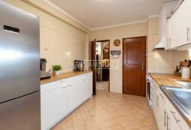 3 bedroom apartment with 2 bathrooms and very good areas located on Rua do Arrinhado in Olhão 3 bedroom apartment with 2 bathrooms and very good areas located on Rua do Arrinhado in Olhão