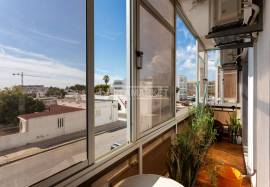 3 bedroom apartment with 2 bathrooms and very good areas located on Rua do Arrinhado in Olhão 3 bedroom apartment with 2 bathrooms and very good areas located on Rua do Arrinhado in Olhão