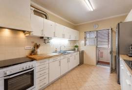 3 bedroom apartment with 2 bathrooms and very good areas located on Rua do Arrinhado in Olhão 3 bedroom apartment with 2 bathrooms and very good areas located on Rua do Arrinhado in Olhão