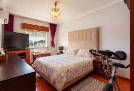 3 bedroom apartment with 2 bathrooms and very good areas located on Rua do Arrinhado in Olhão 3 bedroom apartment with 2 bathrooms and very good areas located on Rua do Arrinhado in Olhão