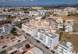 3 bedroom apartment with 2 bathrooms and very good areas located on Rua do Arrinhado in Olhão 3 bedroom apartment with 2 bathrooms and very good areas located on Rua do Arrinhado in Olhão