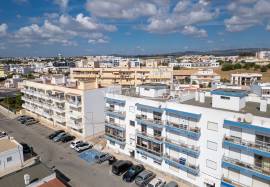 3 bedroom apartment with 2 bathrooms and very good areas located on Rua do Arrinhado in Olhão 3 bedroom apartment with 2 bathrooms and very good areas located on Rua do Arrinhado in Olhão