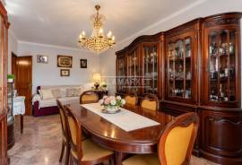 3 bedroom apartment with 2 bathrooms and very good areas located on Rua do Arrinhado in Olhão 3 bedroom apartment with 2 bathrooms and very good areas located on Rua do Arrinhado in Olhão