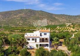 3 or 4 bedroom villa & 2 bedroom villa in 44,480 m2 plot with sea views in Moncarapacho.