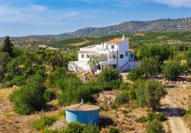 3 or 4 bedroom villa & 2 bedroom villa in 44,480 m2 plot with sea views in Moncarapacho.