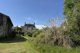 9 Bed Country Chateaux with 2 Gites for Sale in Manoir Seneuil Dordogne France