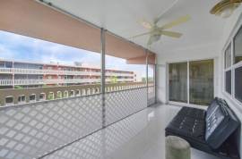 Stunning 2 Bed Apartment For Sale In Hallandale Beach Florida USA Stunning 2 Bed Apartment For Sale In Hallandale Beach Florida USA