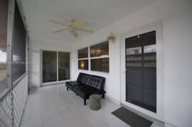 Stunning 2 Bed Apartment For Sale In Hallandale Beach Florida USA Stunning 2 Bed Apartment For Sale In Hallandale Beach Florida USA