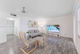 Stunning 2 Bed Apartment For Sale In Hallandale Beach Florida USA Stunning 2 Bed Apartment For Sale In Hallandale Beach Florida USA