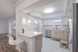 Stunning 2 Bed Apartment For Sale In Hallandale Beach Florida USA Stunning 2 Bed Apartment For Sale In Hallandale Beach Florida USA