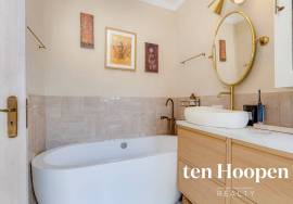 3 Bedroom Renovated Townhouse - Meia Praia - Lagos
