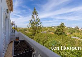 3 Bedroom Renovated Townhouse - Meia Praia - Lagos